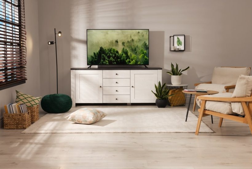6 idées de déco pour habiller le mur derrière votre télévision